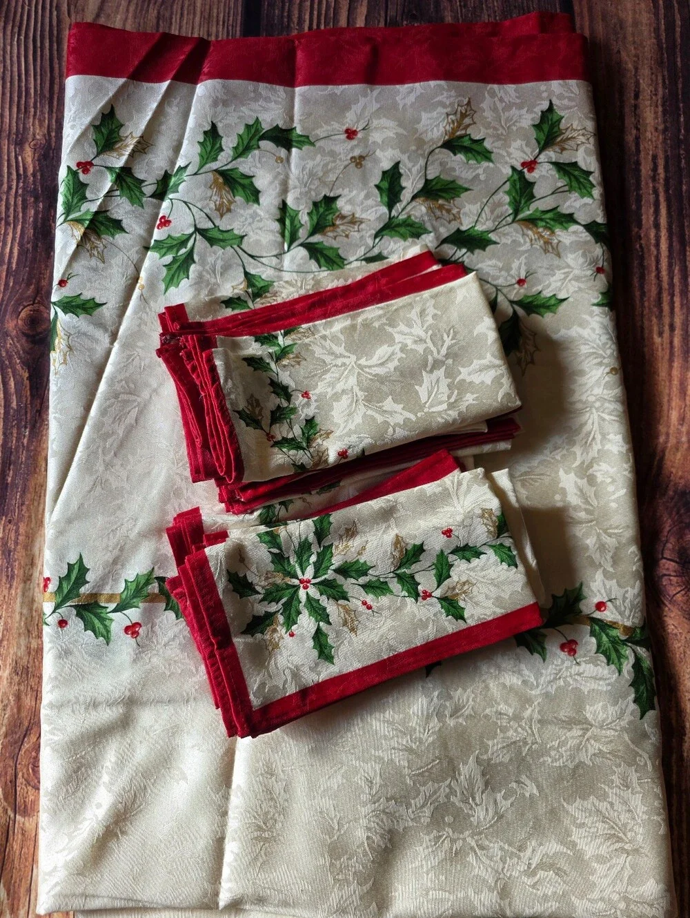 Lenox Golden Holly Retired Tablecloth 140 x 60 + Napkins Service For 12 Holiday